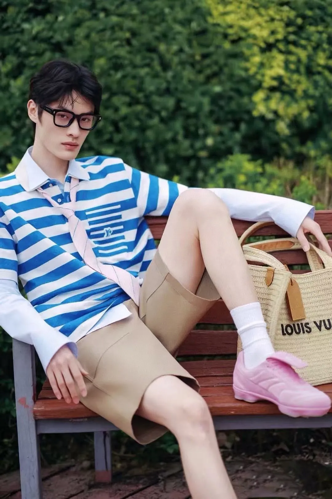Louis Vuitton/Louis Vuitton 25Blue letter logo printed short-sleeved Louis Vuitton/Louis Vuitton blue striped polo Polo short-sleeved